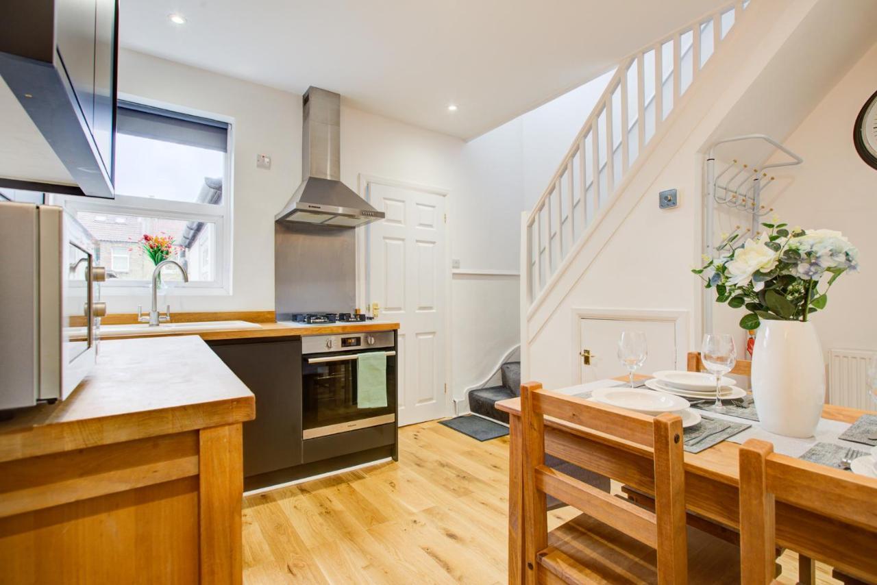 Statera Apartments - 2-Bed House In Stratford 런던 외부 사진